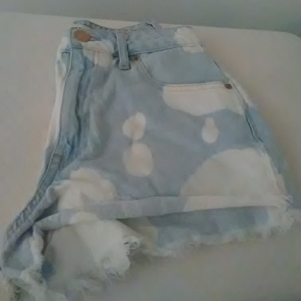 Shorts - Picture 3 of 3